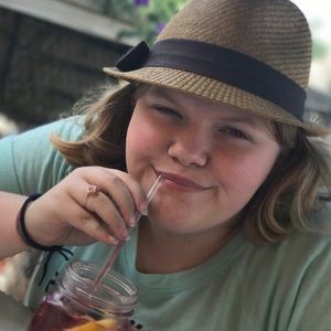 Meet your Posher, Emma